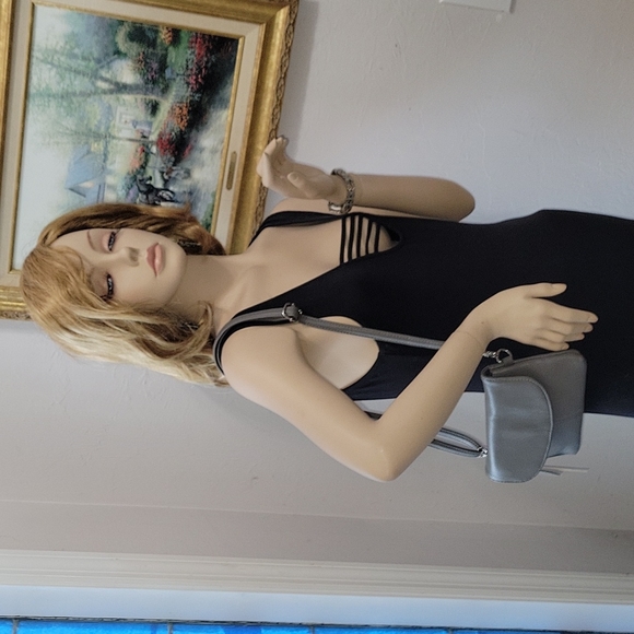 NEW, Gray cowhide leather crossbody purse. Very soft. - Picture 9 of 11